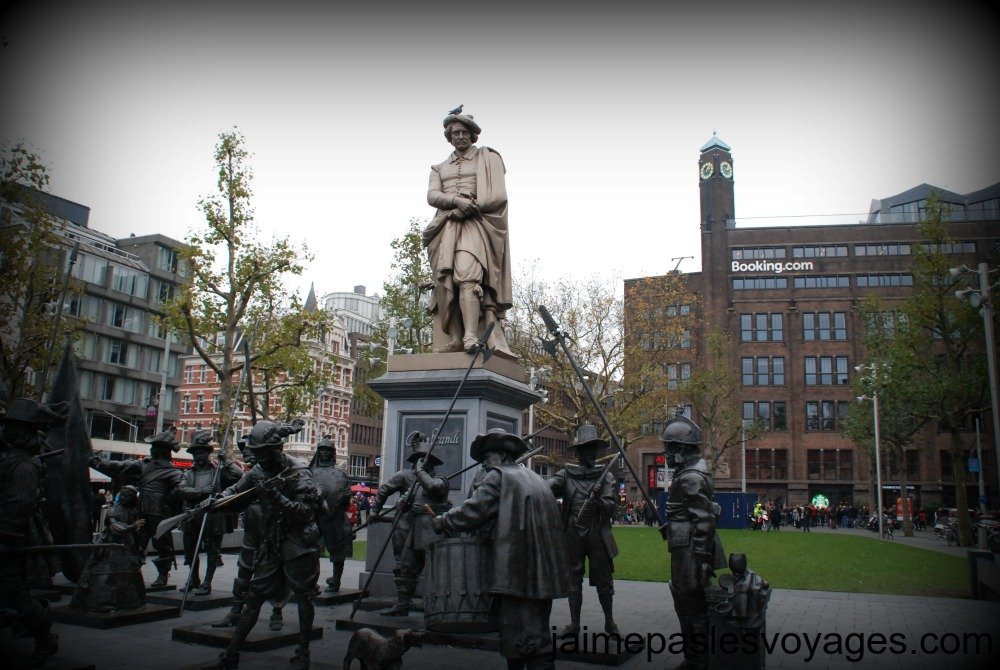 La statue de Rembrandt à Amsterdam