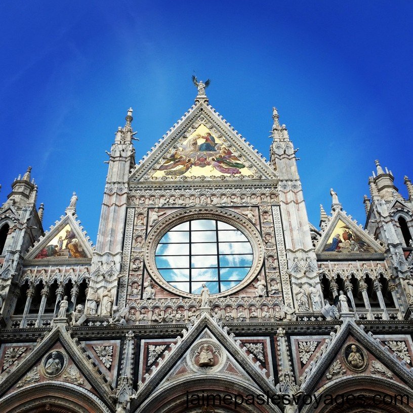 La façade de la cathédrale de Sienne